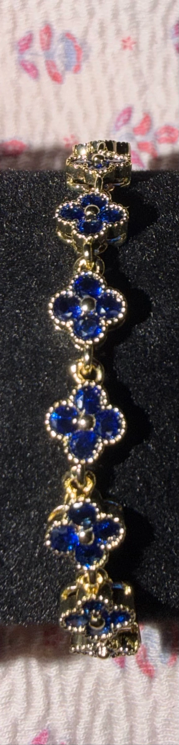 bracelet doré et bleu. NEUF